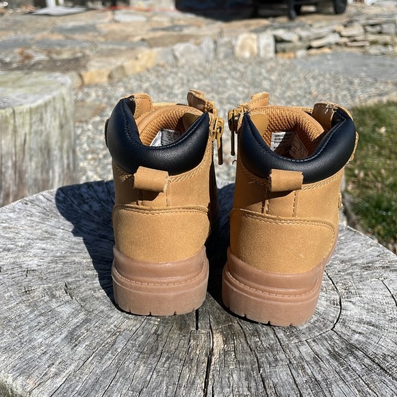 Wonder Nation Toddler Work Boots - Picture 4 of 9